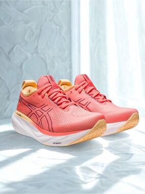 ASICS Gel‑Nimbus 25 Women’s Running Shoes Coral Size 8 WIDE NWT